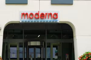 Moderna Secures Full FDA Approval for Pediatric COVID-19 Vaccine Amid Regulatory Momentum
