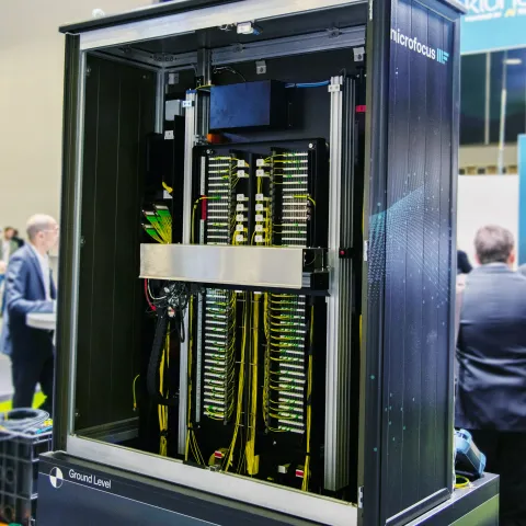 Microfocus PatchRobot for fiber optic networks now also works in outdoor cabinets
