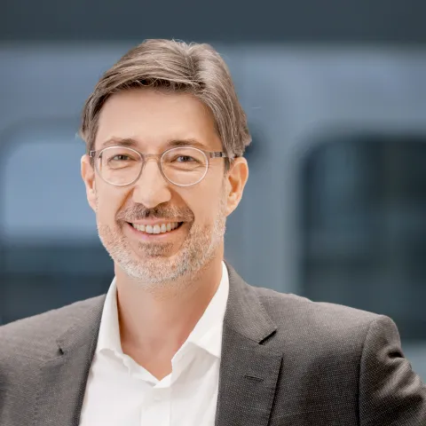 KHS Showcases Holistic Beverage Line Innovation at drinktec 2025