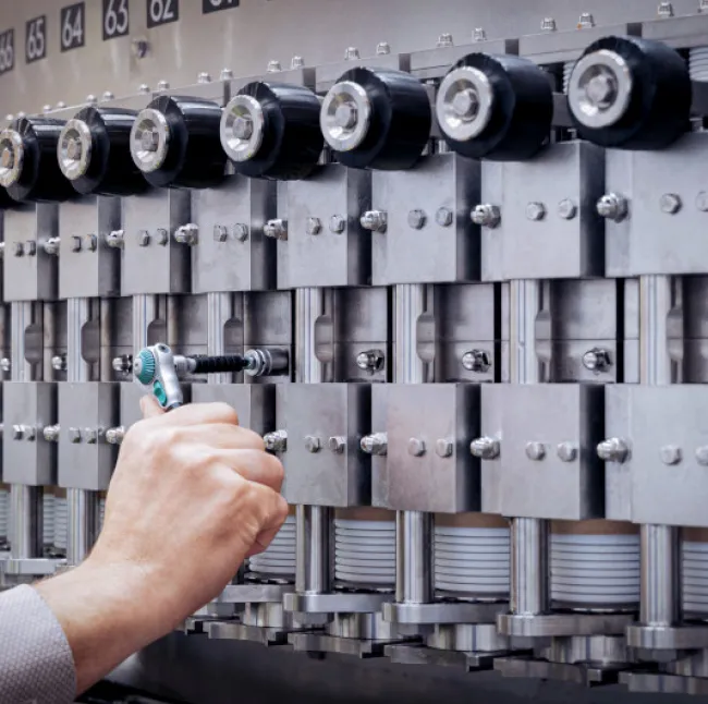KHS Rolling Maintenance: Maximizing Production Uptime for Beverage Bottlers