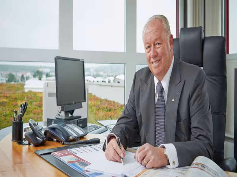 BHB and Dähne Verlag recognize Meffert AG’s expansion strategy: DIY-Lifetime-Award 2025 goes to paint industry leader Klaus Meffert